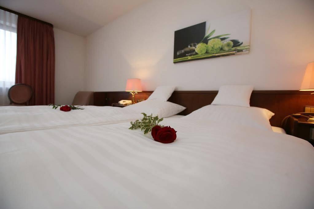 Hotel Am Peterstor Montabaur Esterno foto